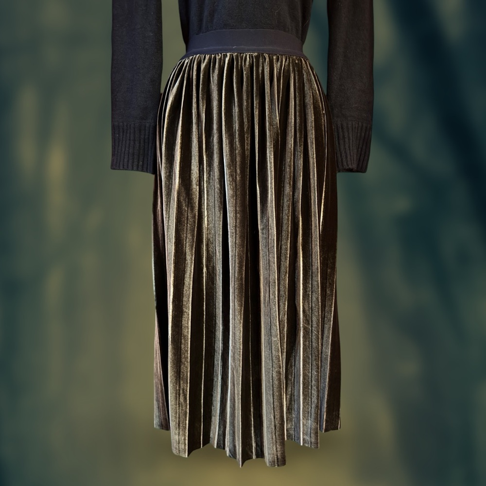 Olive Green Velvet Pleated Skirt S-M